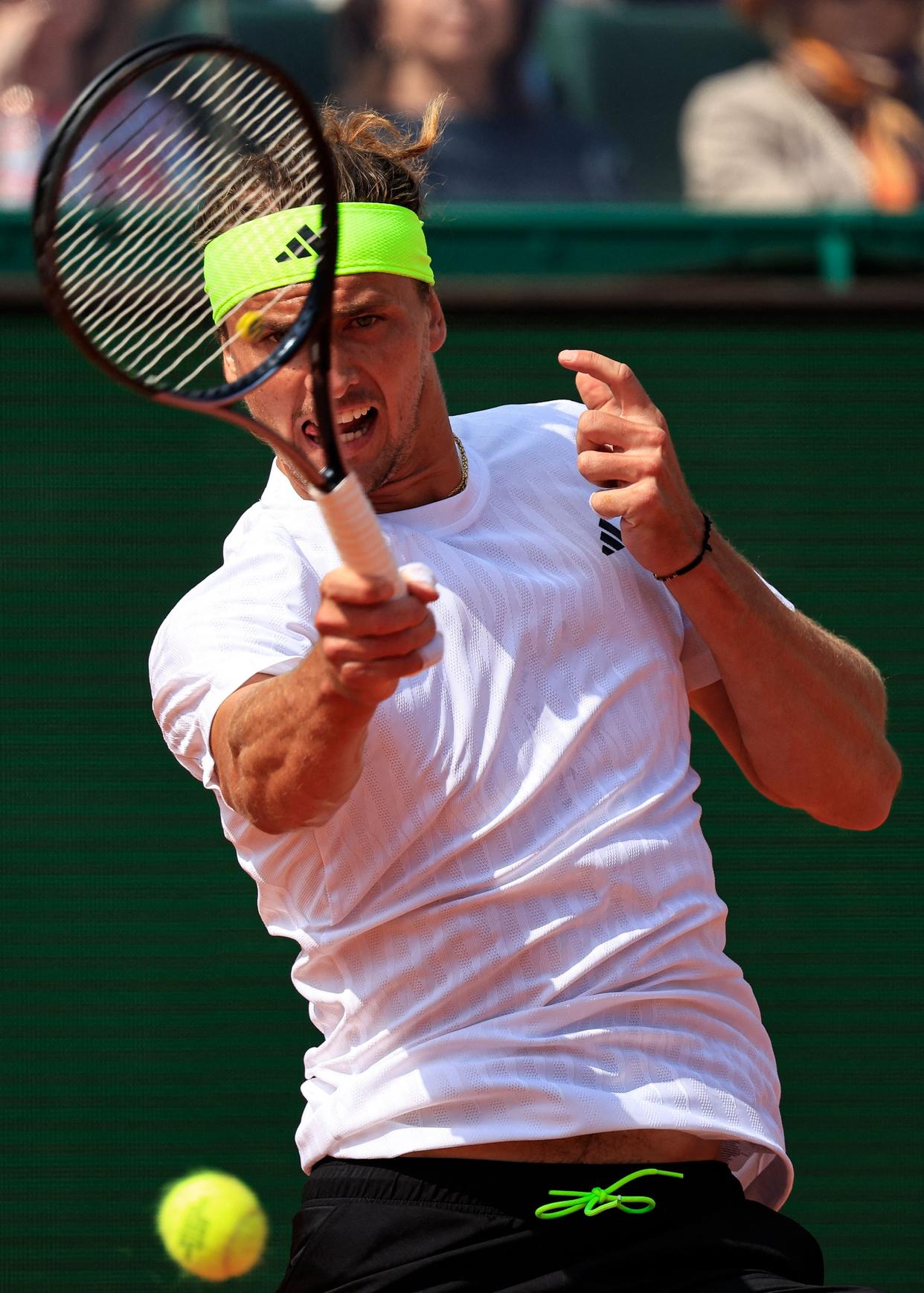 爱游戏在线-蒙特卡洛大师赛完胜温网，兹维列夫统治全场