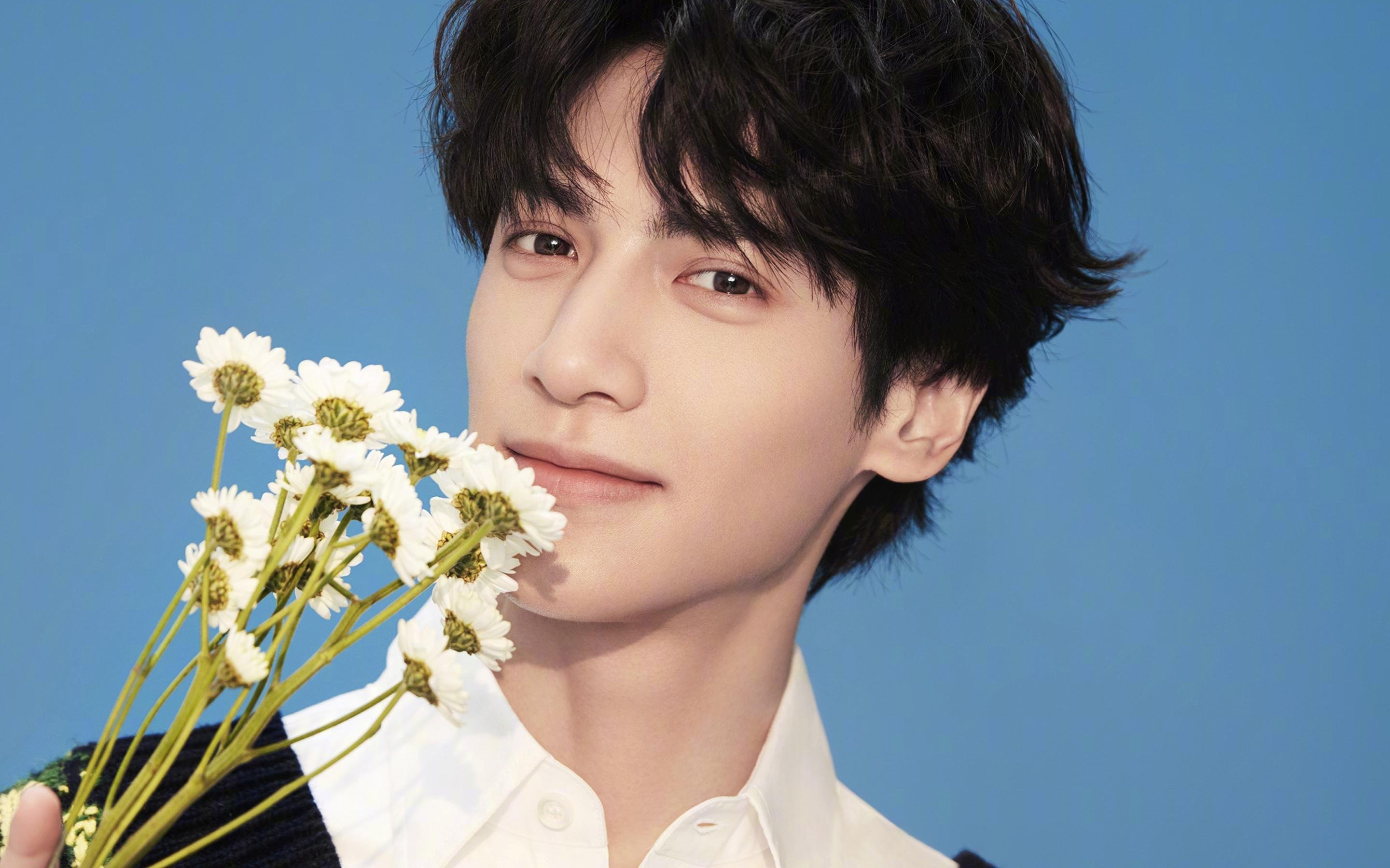 唯一性的交响，黄蜂绝杀雄鹿与詹姆斯在英超的梦幻接管