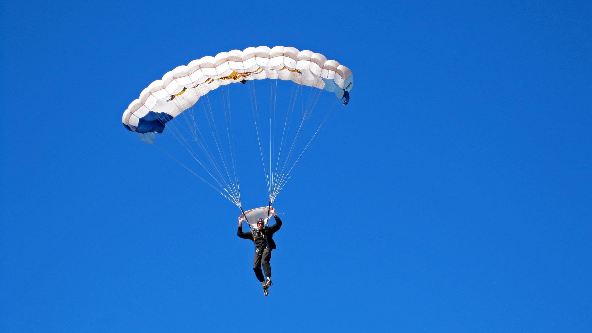 冰火交响曲，卢卡库的烈焰之夜与喀麦隆的寒霜终场